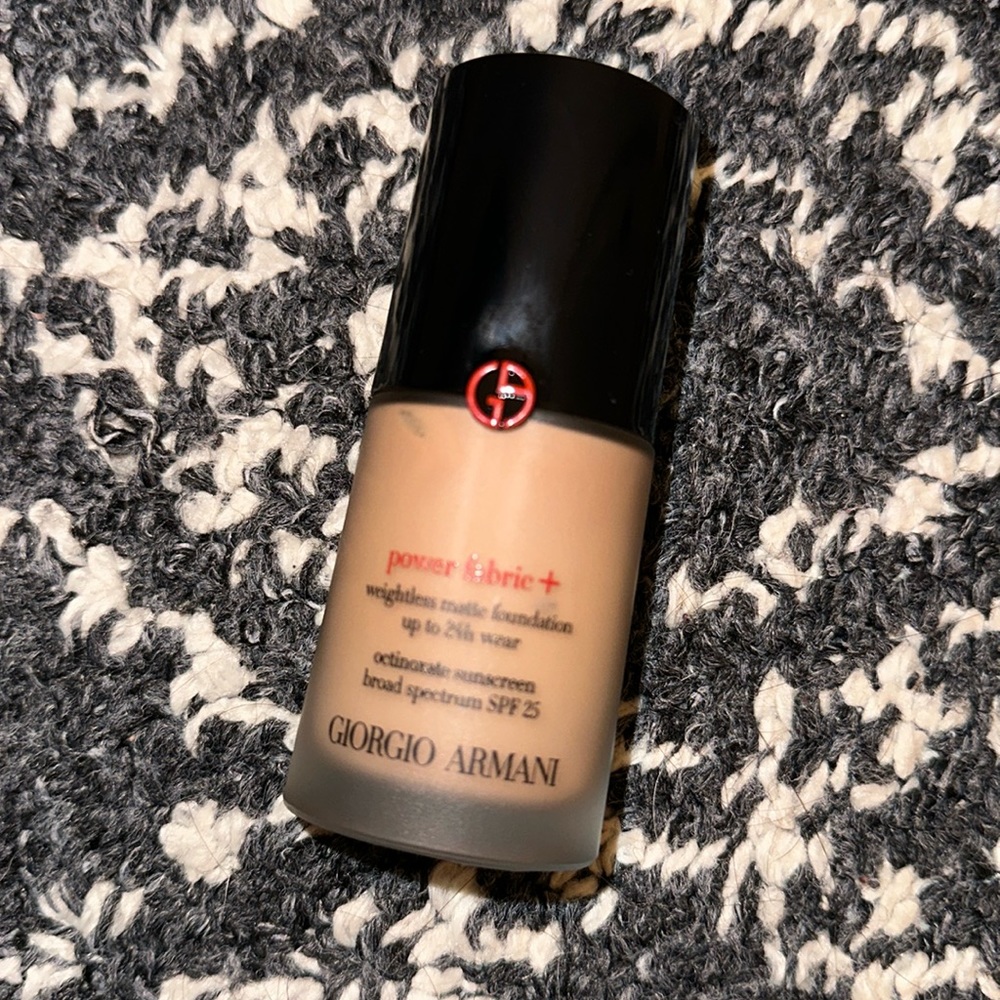 Giorgio Armani foundation. Shade 8